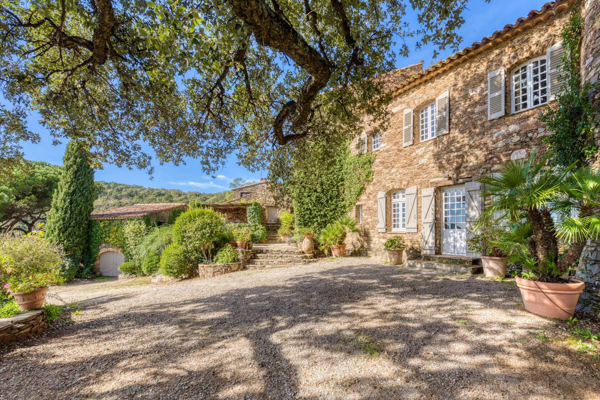 VERKOOP HAMEAU (bestaande uit 5 huizen) - LA GARDE-FREINET - Panoramisch uitzicht