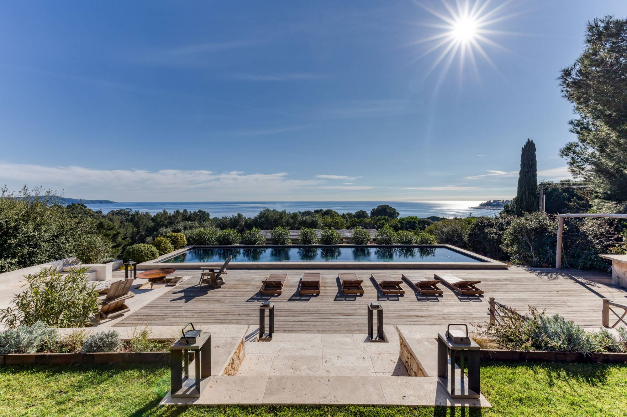 VERKOOP VILLA 6 SLPK - CAVALAIRE-SUR-MER / Adembenemend panoramisch zeezicht