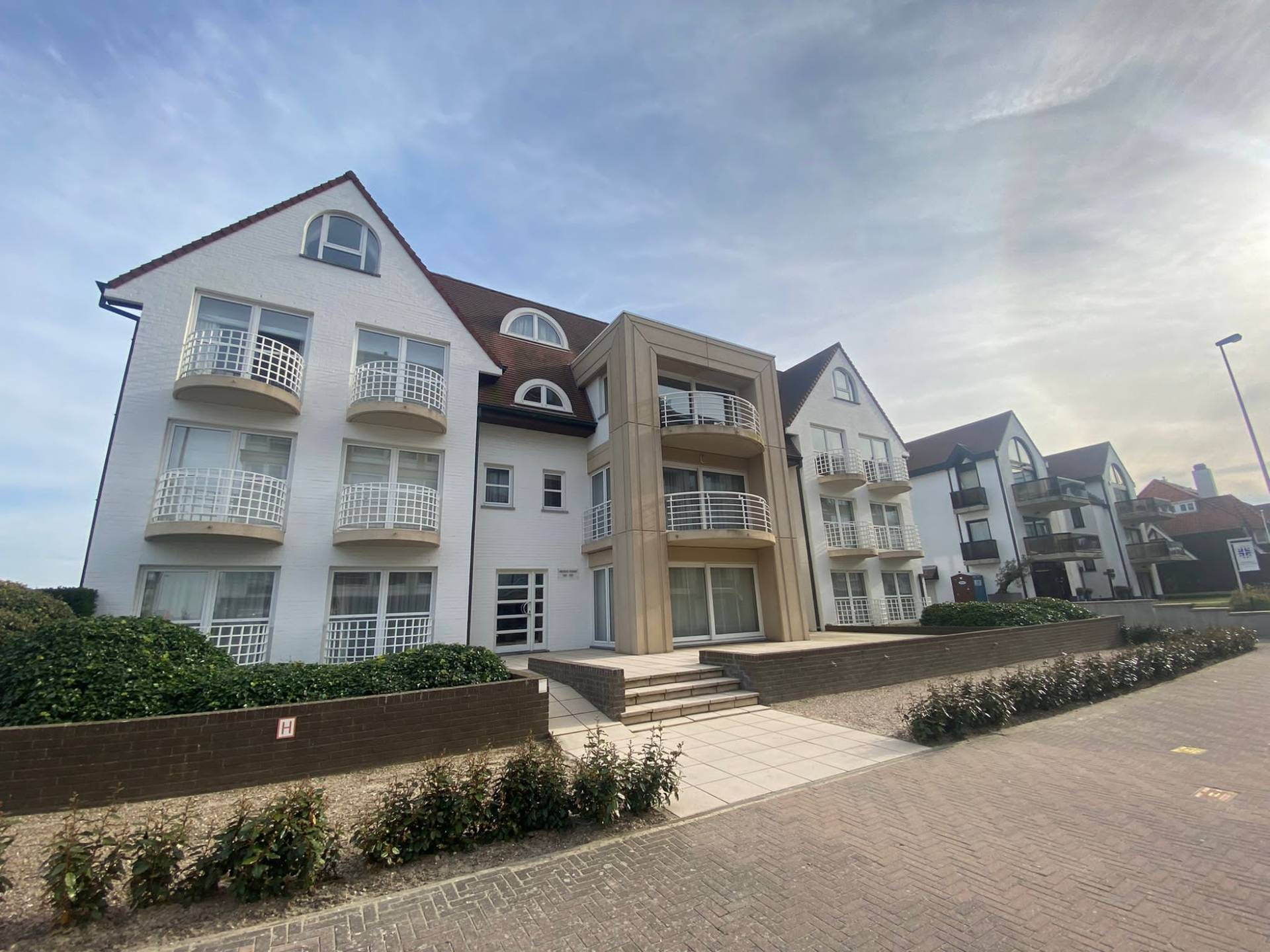 VERHUUR Garagebox Knokke Zoute -  Vroege Zonne