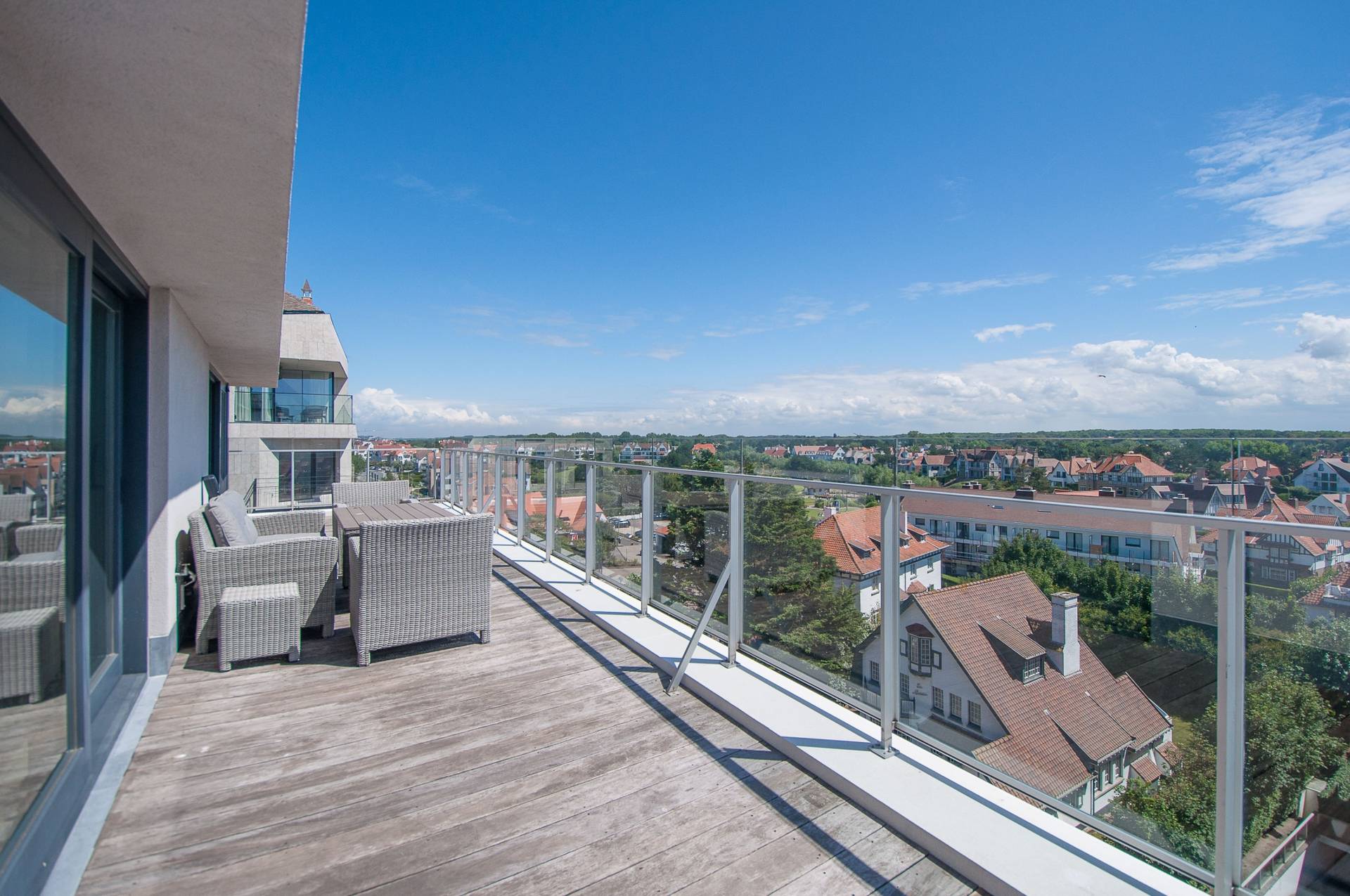 VERHUUR  Appartement 4 SLPK Knokke-Zoute -Penthouse Kustlaan met schitterend terras