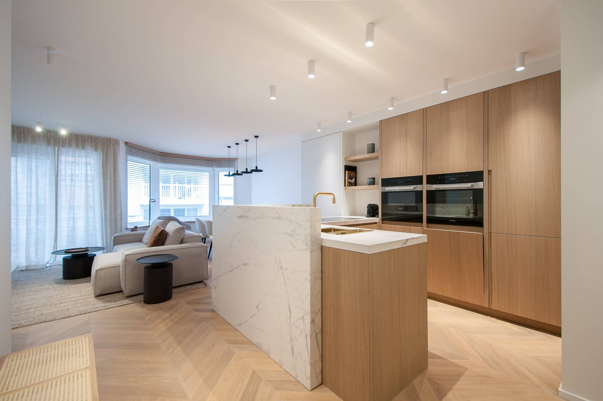 VERKOOP  Appartement 2 SLPK Knokke-Zoute - Zijdelings zeezicht / aan het Driehoeksplein 