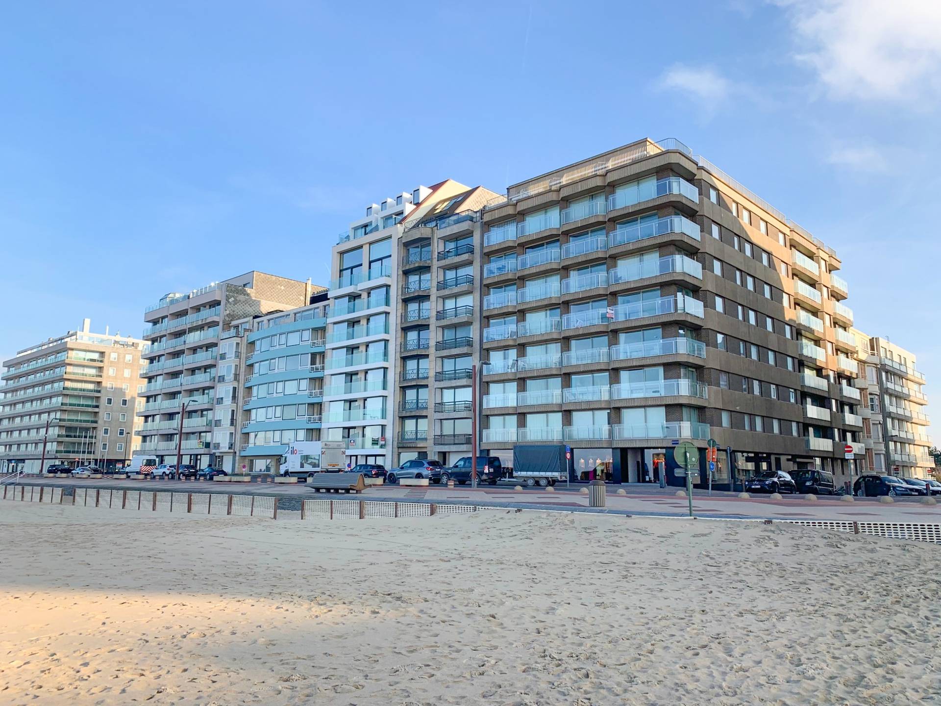 VERKOOP  Appartement 2 SLPK Knokke-Zoute -zijdelings zeezicht / aan MINIGOLF