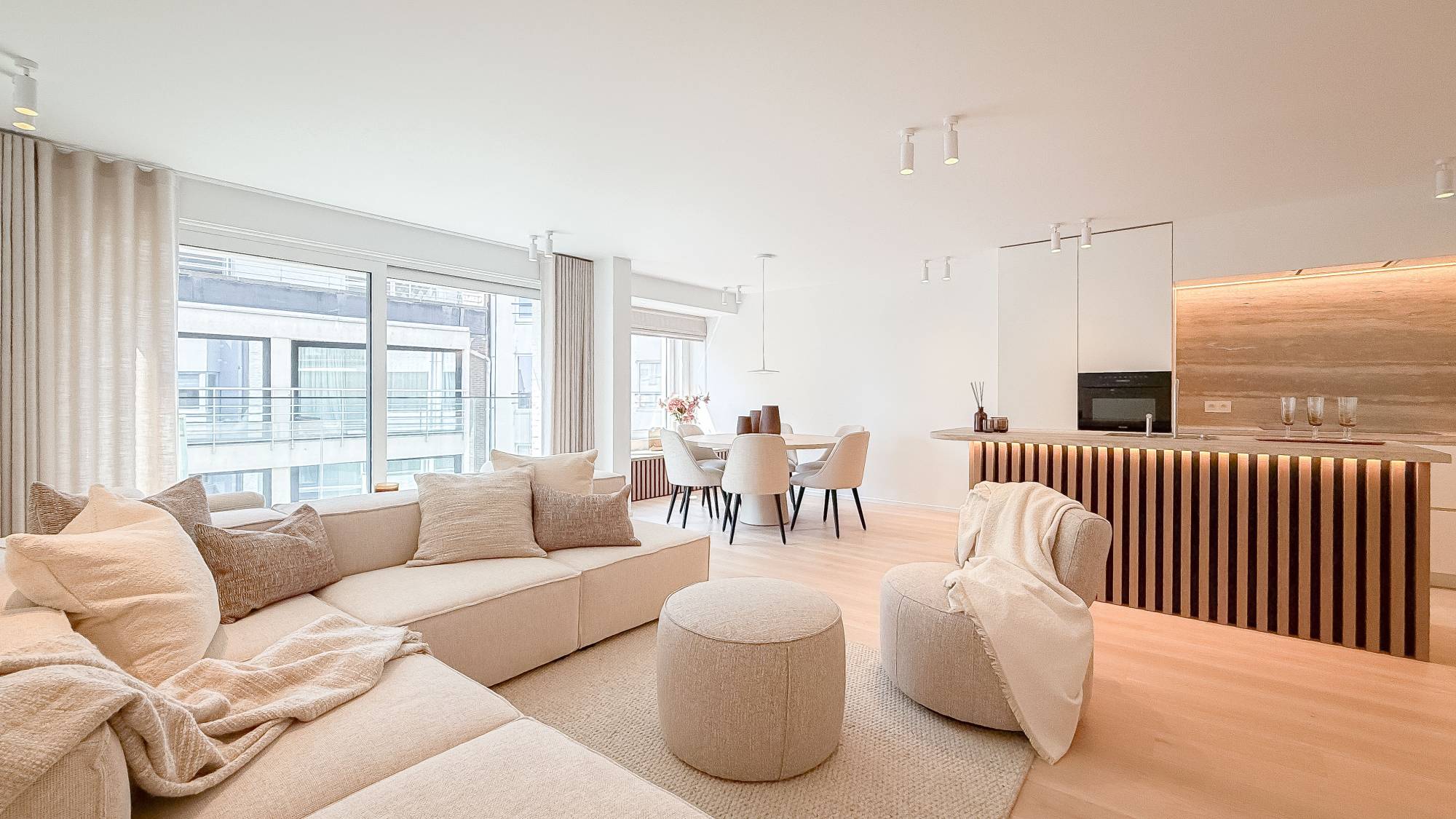 VERHUUR Appartement 3 SLPK Knokke-Zoute - Zijstraat ZEEDIJK / Garage inclusief!!