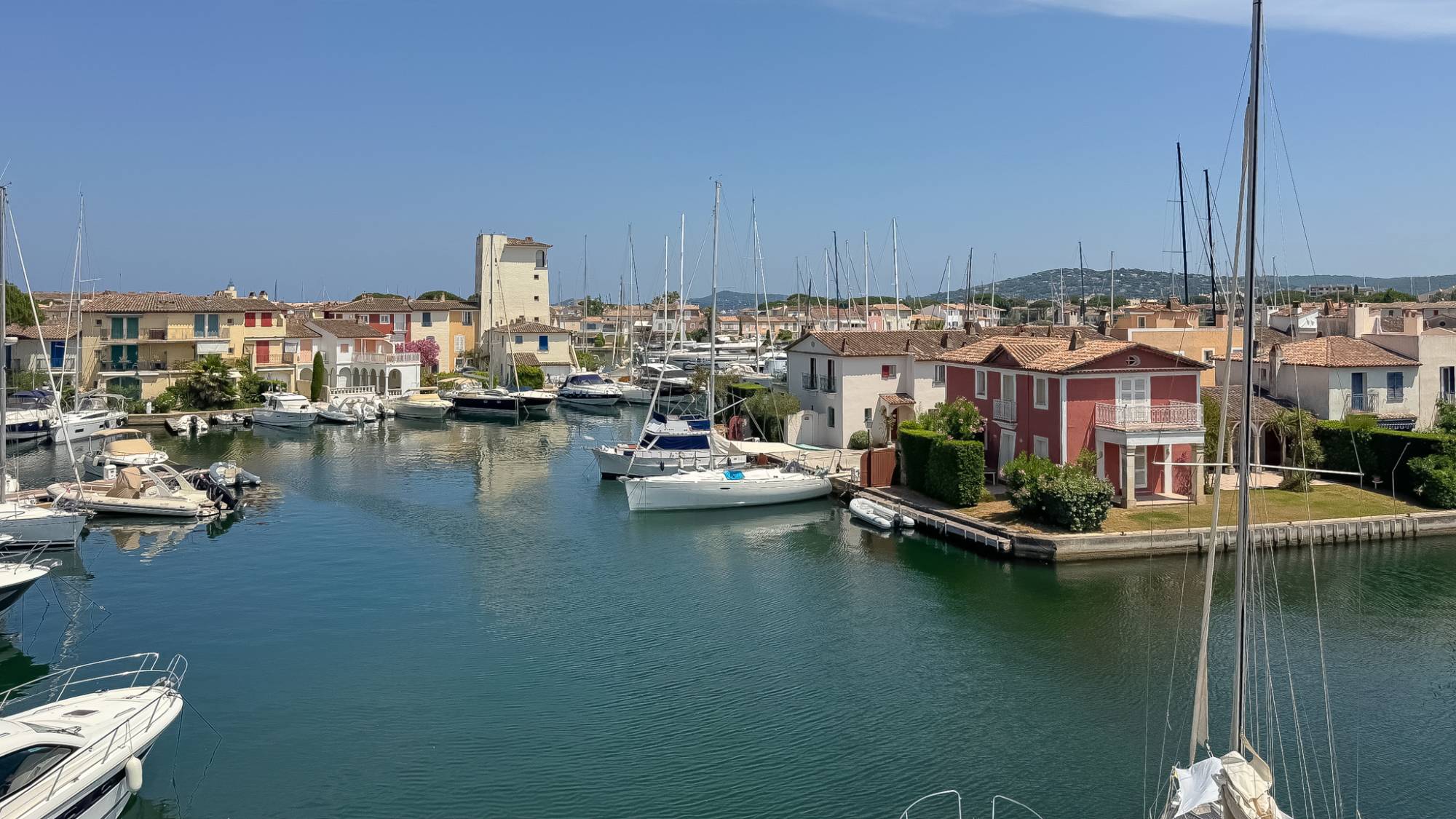VERKOOP Appartement 1 SLPK Port-Grimaud - Panoramisch uitzicht over de ligplaatsen