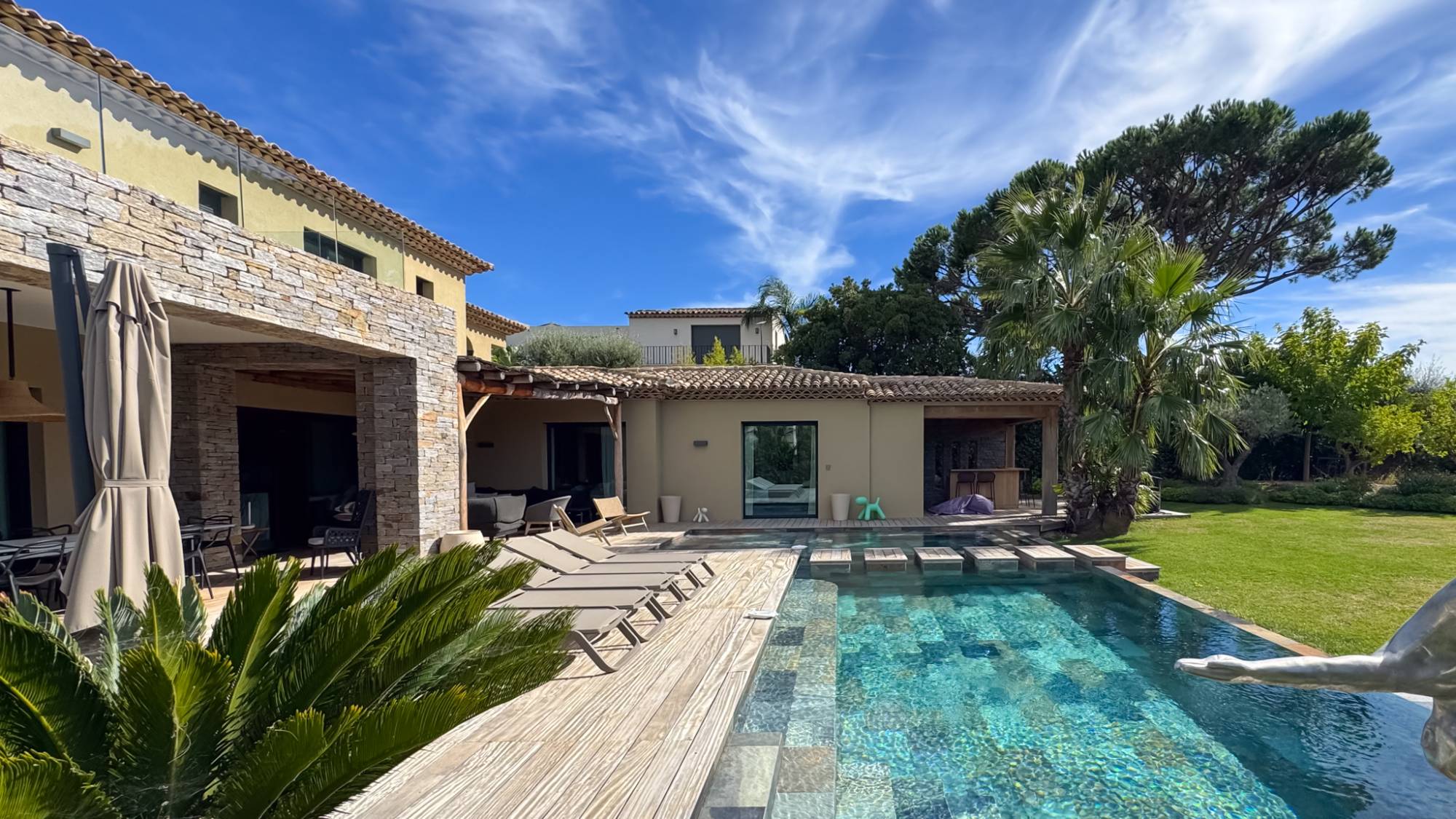 VERKOOP  VILLA 5 SLPK SAINT-TROPEZ - Privé beveiligd domein