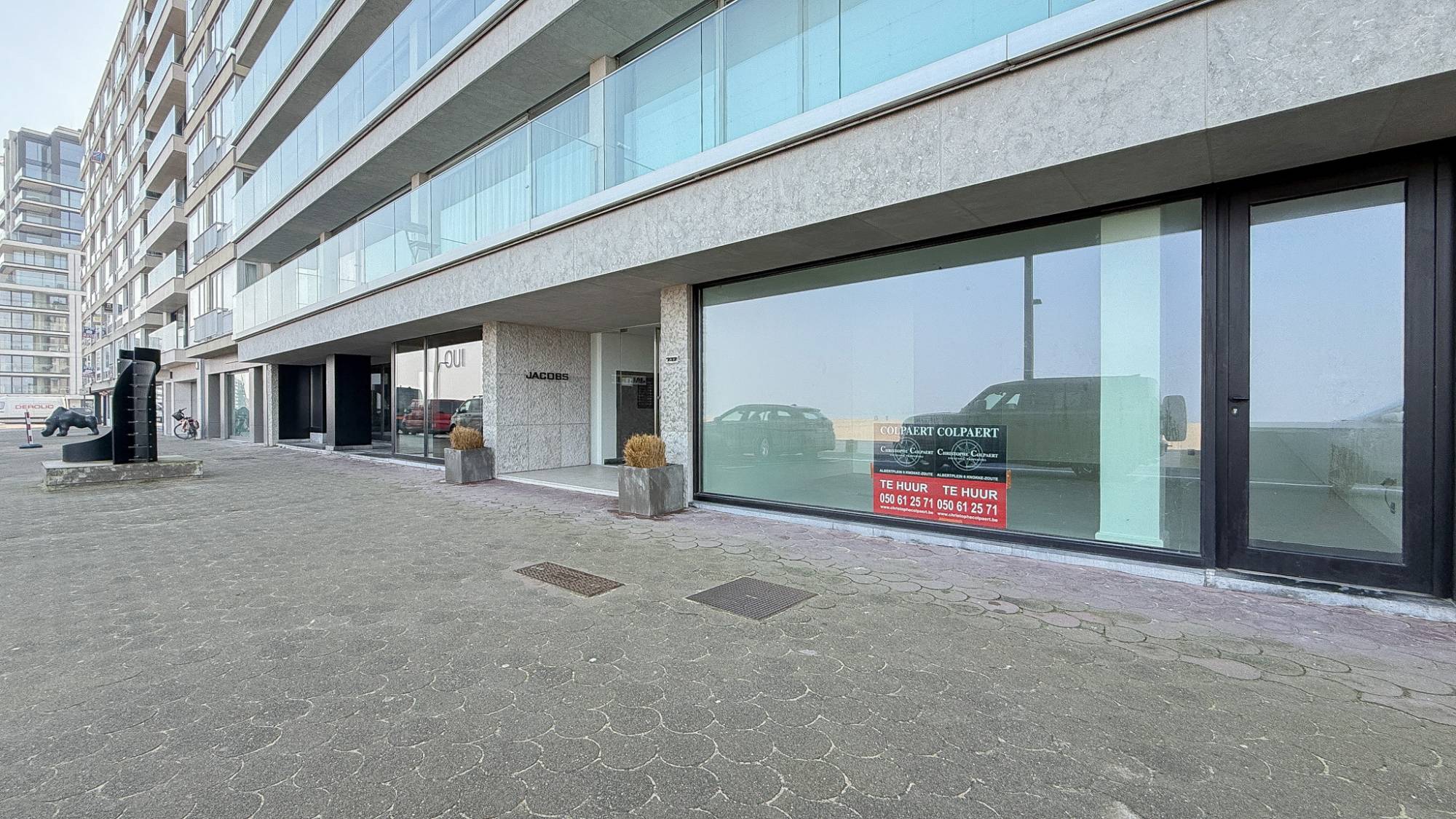 VERHUUR  Commercieel pand - Zeedijk Zoute / aan Albertplein