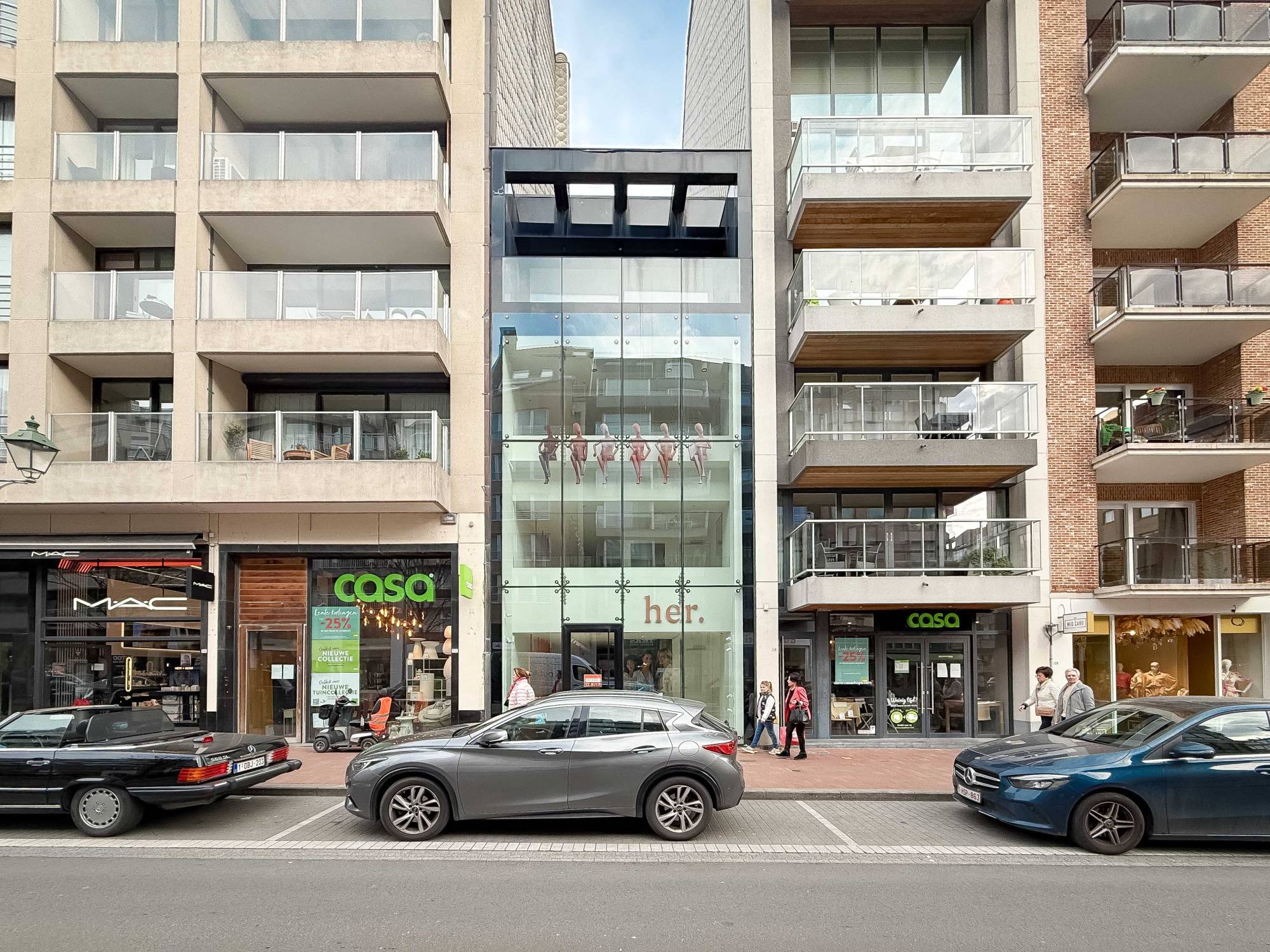 VERHUUR HANDELSPAND Knokke-Heist - Lippenslaan / Transparante façade - maximale zichtbaarheid