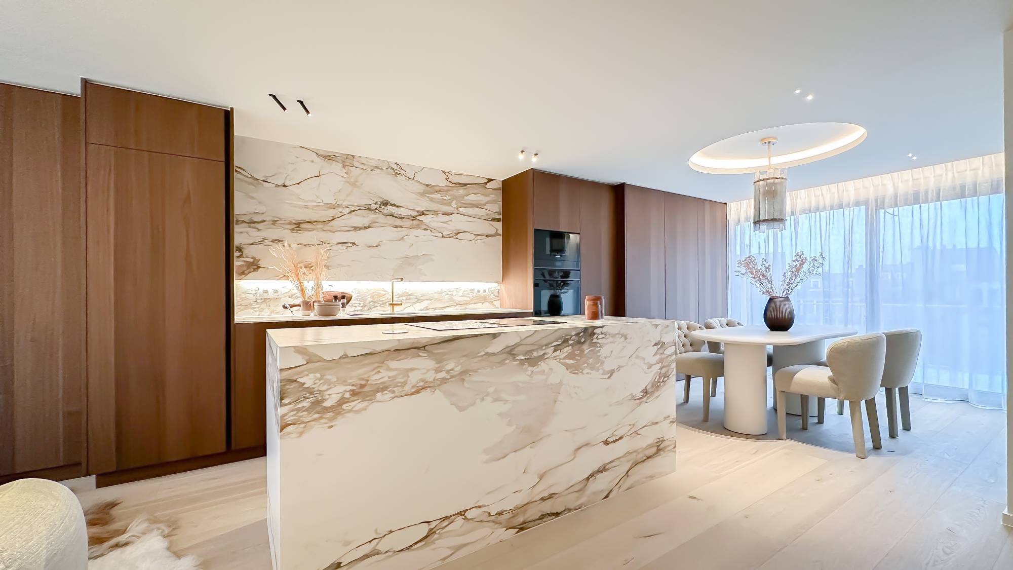 VERKOOP  Appartement-PENTHOUSE 2 SLPK Knokke-Heist - Gerenoveerd / nabij Lichttorenplein