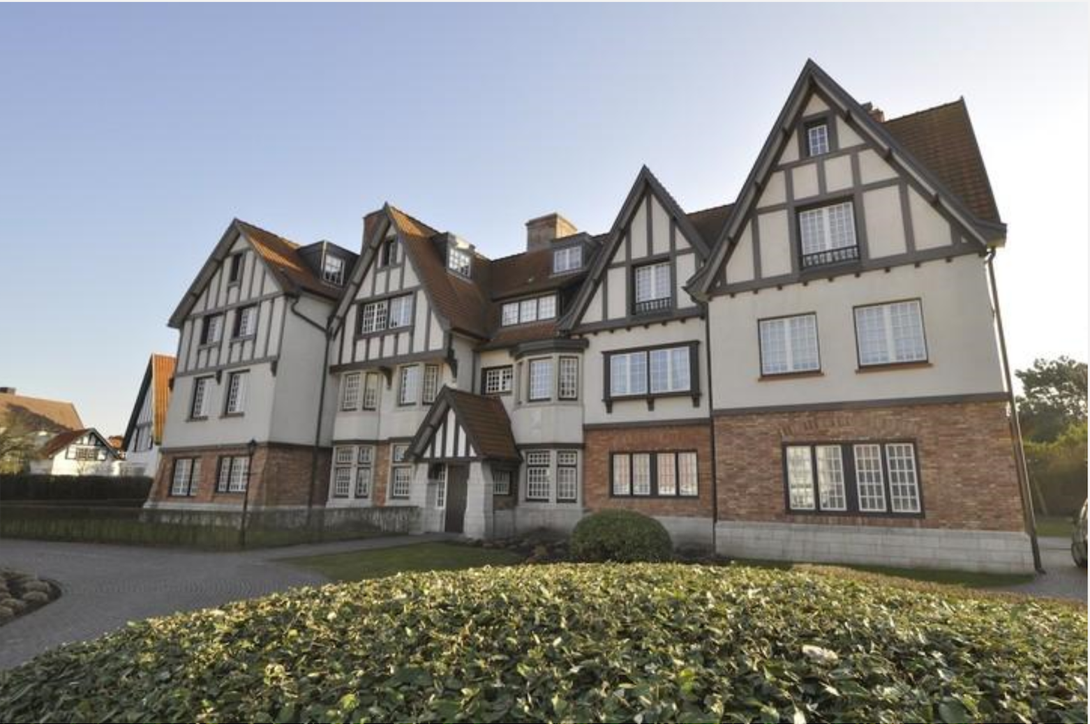 VERKOOP Garage Knokke-Zoute -  Gesloten BOX / Residentie 