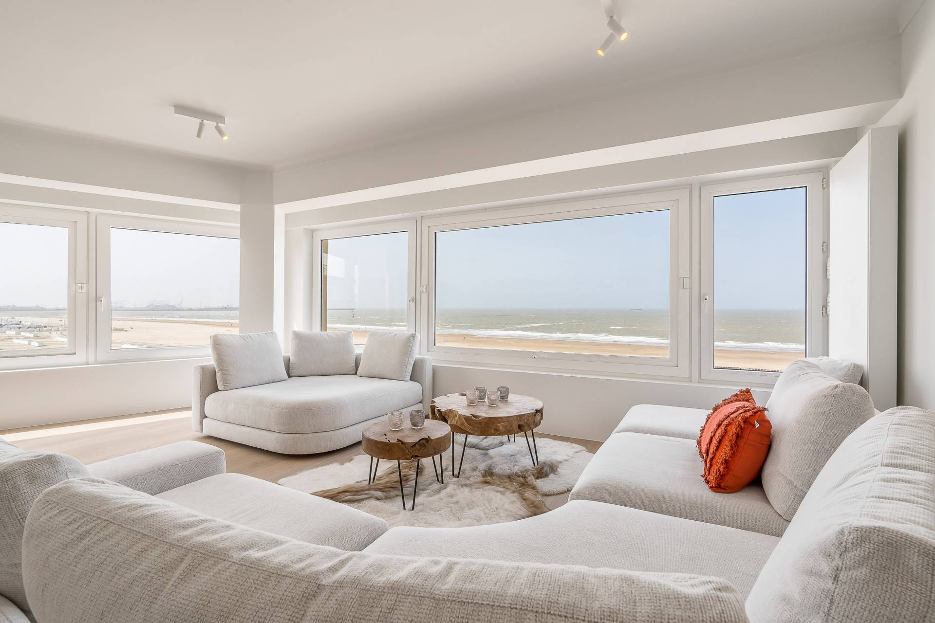 VERKOOP  Appartement 4 SLPK Knokke-Heist -HOEKAPPARTEMENT / panoramisch ZEEZICHT
