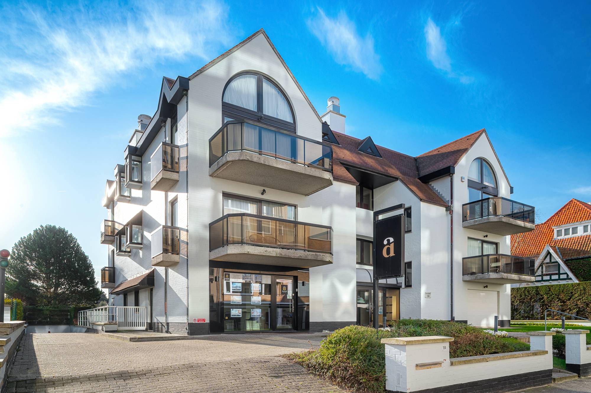 VERKOOP Commercieel pand Knokke-Zoute - Kustlaan / aan Minigolf