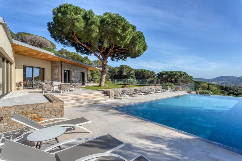 VERKOOP Villa 4 SLPK RAMATUELLE / UITZONDERLIJKE EIGENDOM