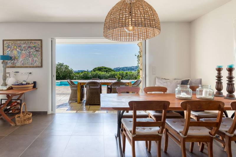 VERKOOP Villa 4 SLPK - CAVALAIRE SUR MER - Zeezicht en nabij het centrum