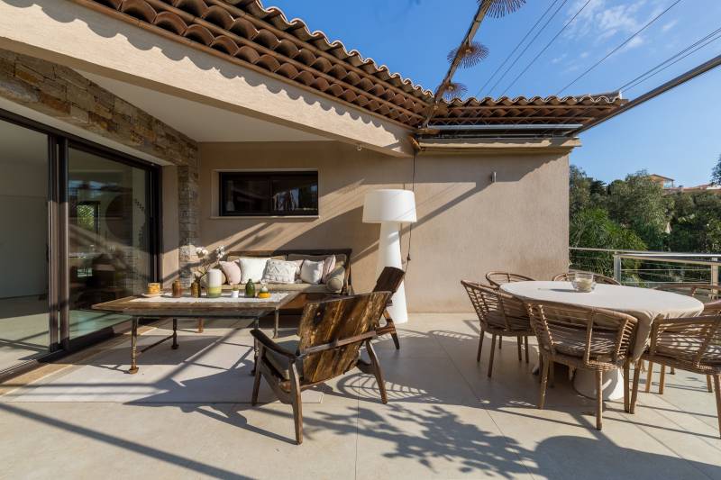 VERKOOP VILLA 3 SLPK SAINTE-MAXIME - Moderne architectenvilla