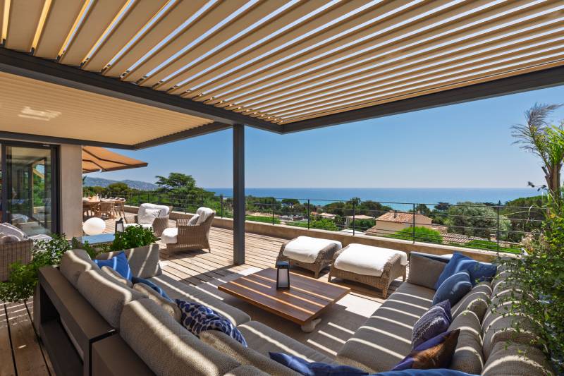 VERKOOP VILLA 7 SLPK SAINTE-MAXIME - Panoramisch ZEEZICHT / wandelafstand van het strand