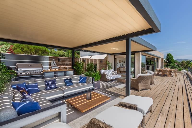 VERKOOP VILLA 7 SLPK SAINTE-MAXIME - Panoramisch ZEEZICHT / wandelafstand van het strand