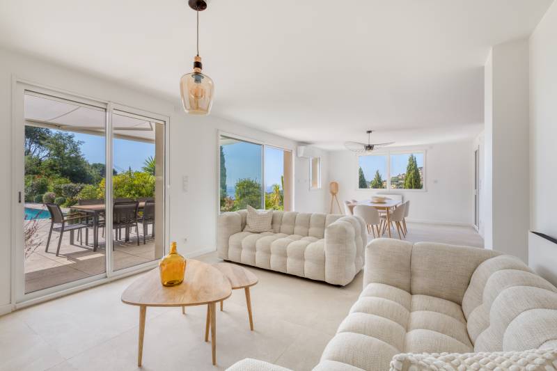 VERKOOP  VILLA 4 SLPK CAVALAIRE-SUR-MER / panoramisch zeezicht