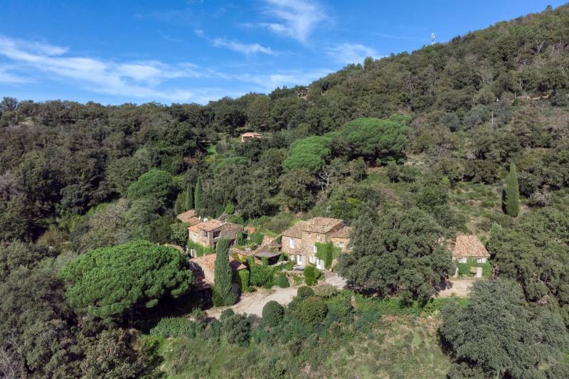 VERKOOP HAMEAU (bestaande uit 5 huizen) - LA GARDE-FREINET - Panoramisch uitzicht