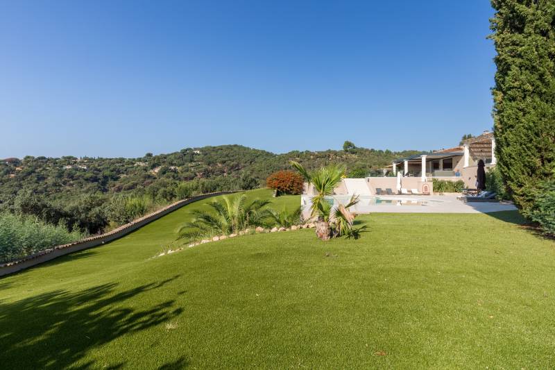 VERKOOP  VILLA 5 SLPK La Croix-Valmer / panoramisch zeezicht