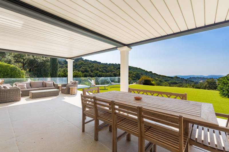 VERKOOP  VILLA 5 SLPK La Croix-Valmer / panoramisch zeezicht