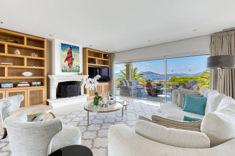 VERKOOP LUXE VILLA  9 SLPK - SAINT-TROPEZ - PRIVE-DOMEIN / Adembenemend zeezicht