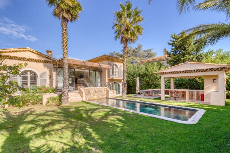 VERKOOP VILLA 5 SLPK - SAINT-TROPEZ - Nieuwbouwvilla in centrum Saint-Tropez