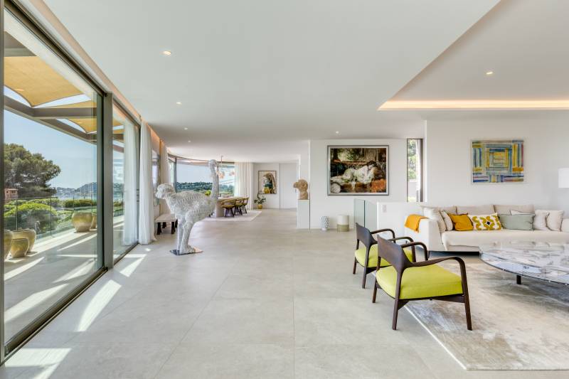 VERKOOP Villa 4 SLPK Cavalaire-sur-Mer / panoramisch uitzicht over de baai