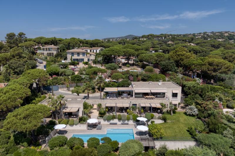 VERKOOP VILLA 7 SLPK SAINTE-MAXIME - Panoramisch ZEEZICHT / wandelafstand van het strand