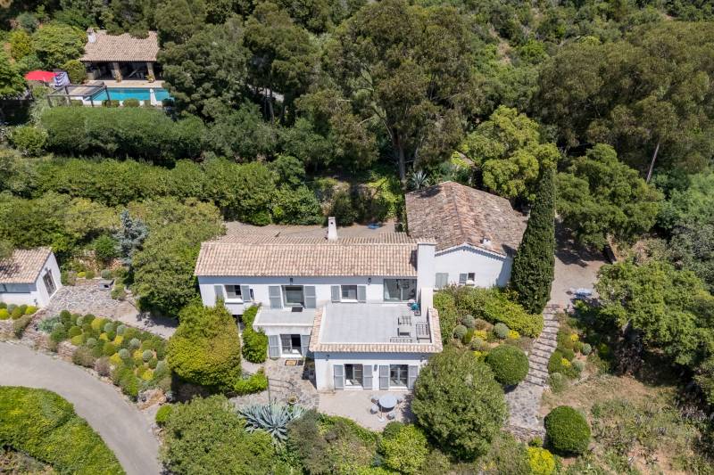 VERKOOP VILLA 8 SLPK LA CROIX-VALMER - Uitzonderlijk domein / Gigaro