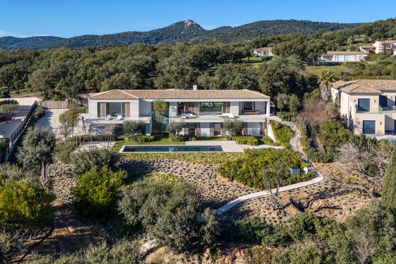 VERKOOP  VILLA 6 SLPK - GRIMAUD / Panoramisch ZEEZICHT!