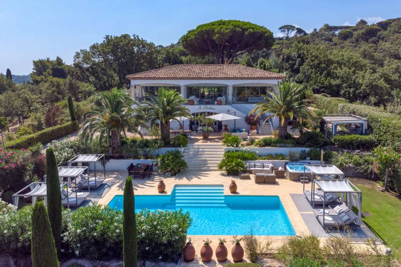 VERKOOP LUXE VILLA  9 SLPK - SAINT-TROPEZ - PRIVE-DOMEIN / Adembenemend zeezicht