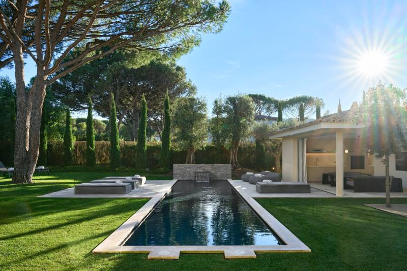 VERKOOP VILLA 7 SLPK - SAINT-TROPEZ - nieuwbouwvilla / tijdloze elegantie - Salins