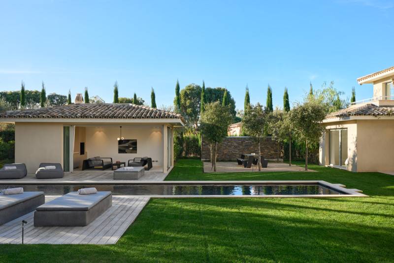 VERKOOP VILLA 7 SLPK - SAINT-TROPEZ - nieuwbouwvilla / tijdloze elegantie - Salins