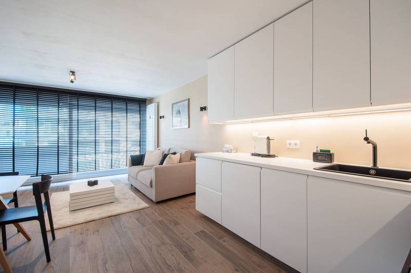 VERHUUR  Appartement Knokke-Heist -  Gemeubelde STUDIO / Lippenslaan- vlakbij Zeedijk!