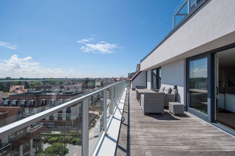 VERHUUR  Appartement 4 SLPK Knokke-Zoute -Penthouse Kustlaan met schitterend terras