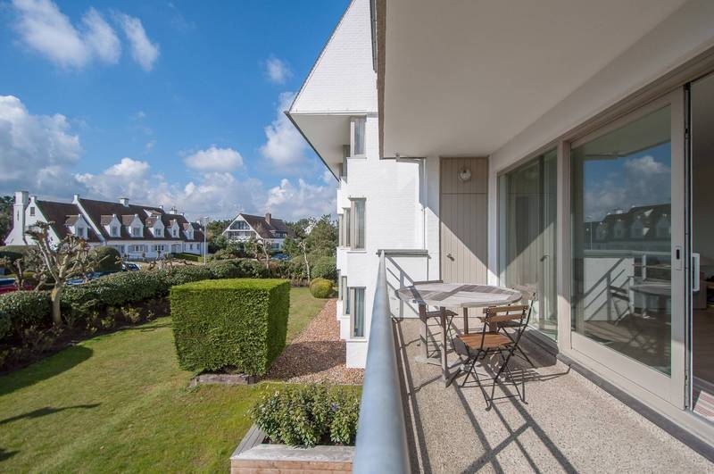 VERHUUR  Appartement 2 SLPK Knokke-Zoute - Hoekappartement met terras aan RBSC Zoute / Zwinbosjes