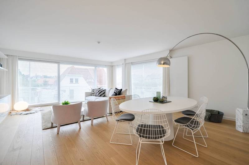 VERKOOP  Appartement 3 SLPK Knokke-Zoute -Hoekappartement op Kustlaan / tegenover MINIGOLF