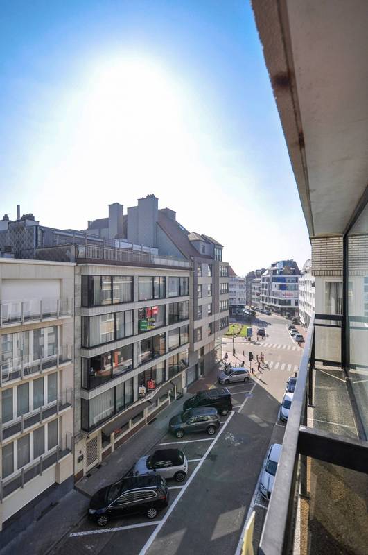 VERKOOP  Appartement 0/1 SLPK Knokke-Zoute -zijdelings zeezicht / aan Driehoeksplein