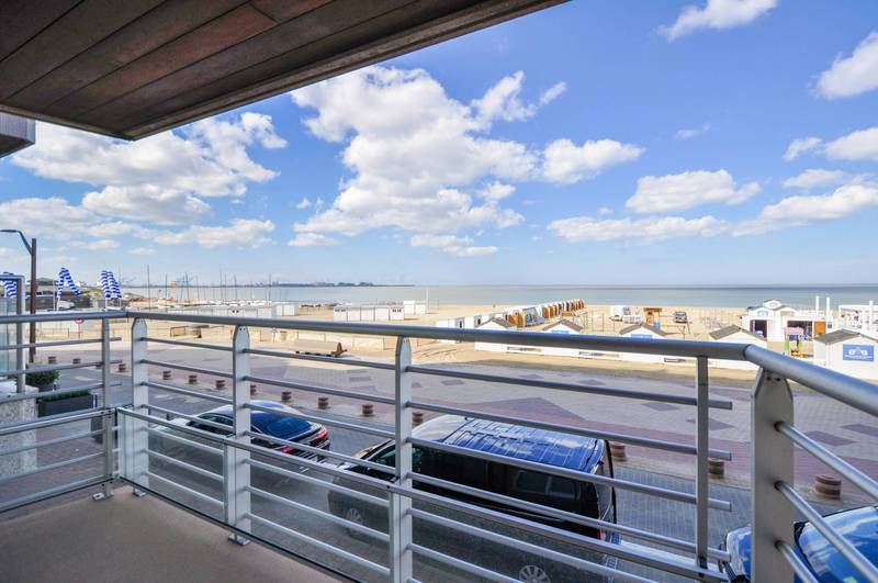 VERKOOP  Appartement 2 SLPK Knokke-Heist -Zeedijk Duinbergen / aan Anemos Beachclub