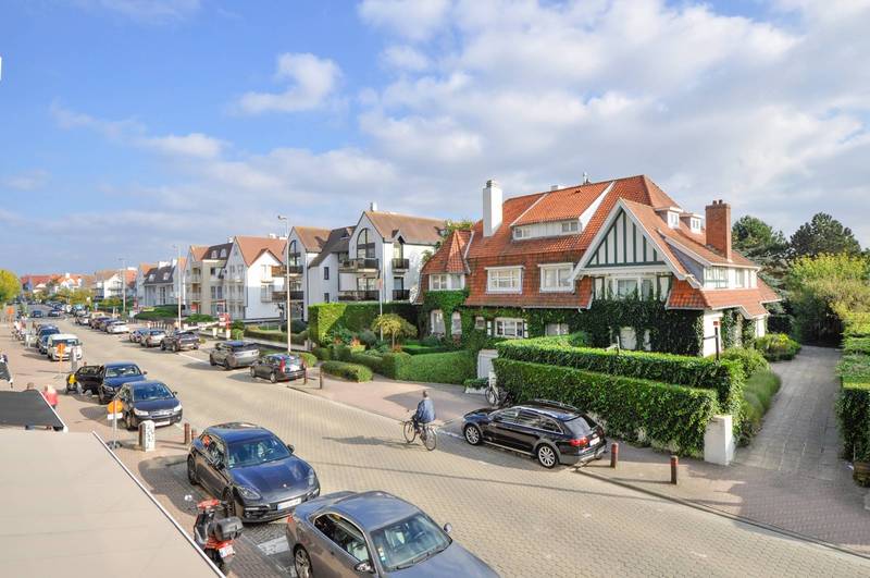 VERKOOP  Appartement 3 SLPK Knokke-Zoute -Hoekappartement op Kustlaan / tegenover MINIGOLF