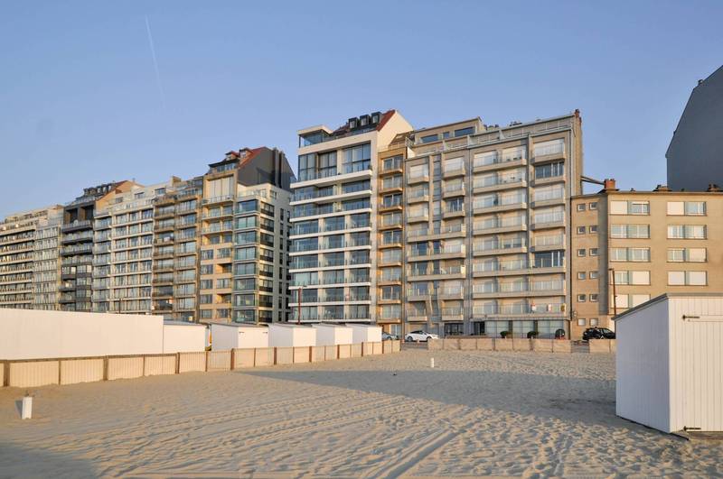 VERKOOP  Appartement 2 SLPK Knokke-Heist -Zeedijk Duinbergen / aan Anemos Beachclub
