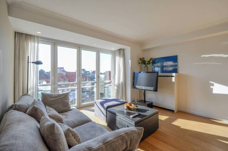 VERKOOP  Appartement 1 SLPK Knokke-Zoute -tussen het Driehoeksplein en het Albertplein...