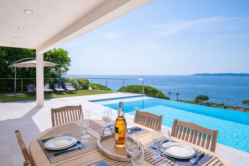 VERKOOP Villa 3 SLPK SAINTE-MAXIME - Panoramisch zeezicht