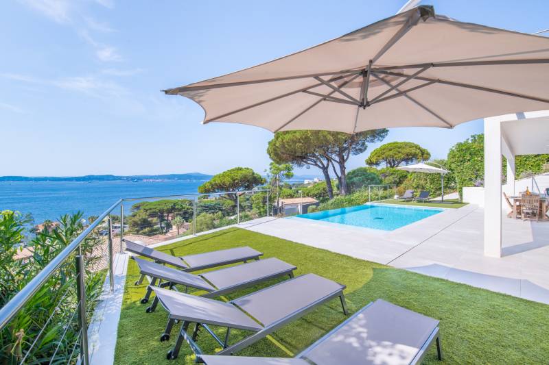 VERKOOP Villa 3 SLPK SAINTE-MAXIME - Panoramisch zeezicht