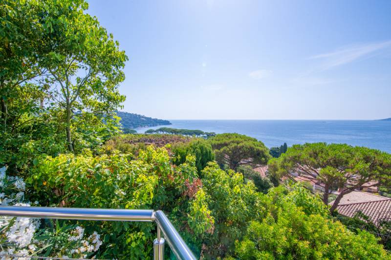 VERKOOP Villa 3 SLPK SAINTE-MAXIME - Panoramisch zeezicht