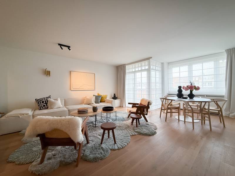 Stijlvol appartement te koop Knokke-Heist lichtrijke woonkamer voor ontspanning