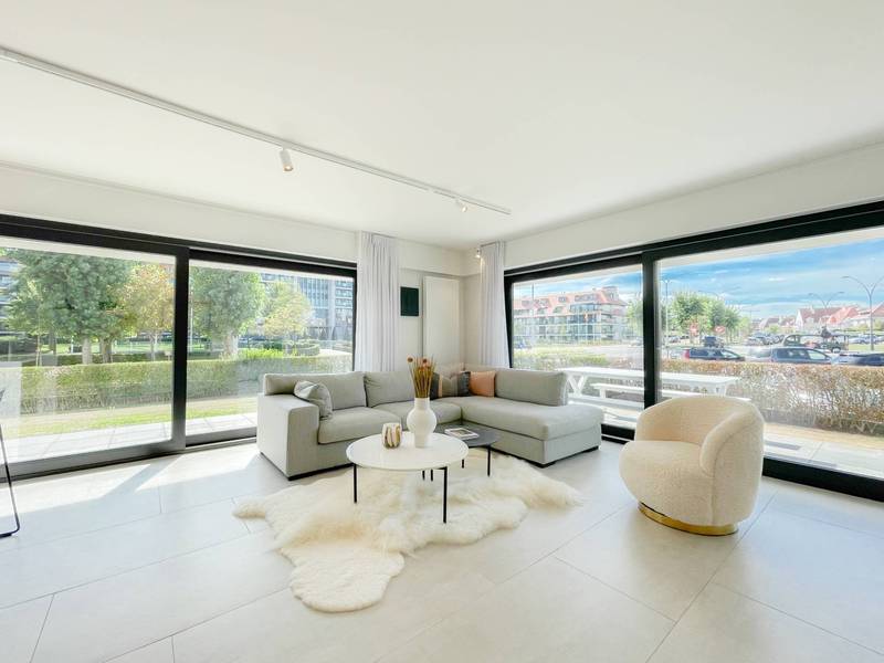 VERHUUR  Appartement 2 SLPK Knokke-Heist -HOEKAPPARTEMENT met TUIN op enkele passen van de ZEEDIJK