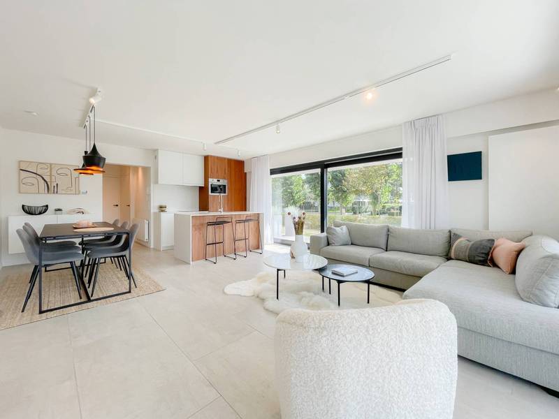 VERHUUR  Appartement 2 SLPK Knokke-Heist -HOEKAPPARTEMENT met TUIN op enkele passen van de ZEEDIJK