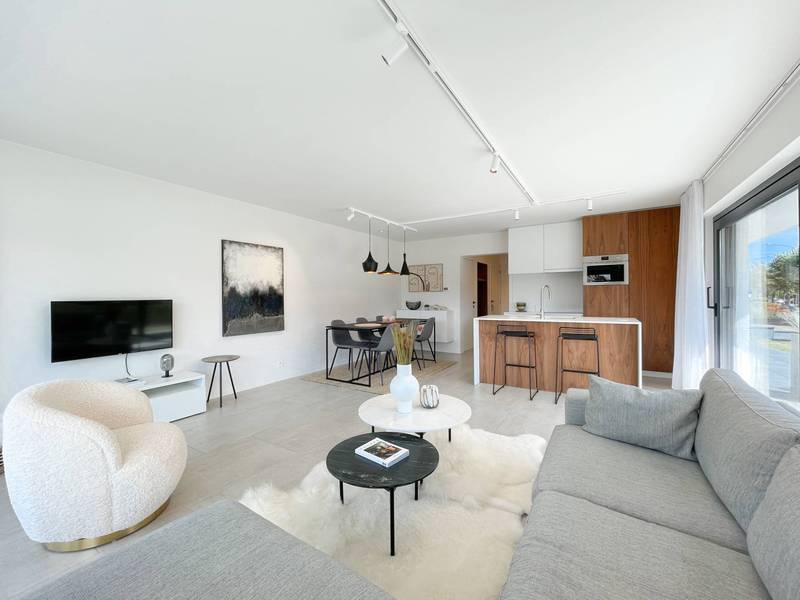 VERHUUR  Appartement 2 SLPK Knokke-Heist -HOEKAPPARTEMENT met TUIN op enkele passen van de ZEEDIJK