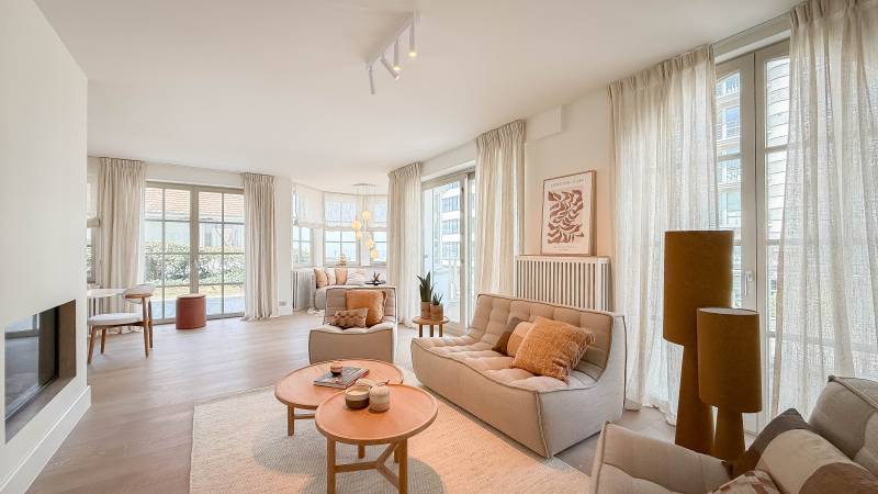 Duplex appartement te koop in Duinbergen met 3 slaapkamers aan de Royal Zoute Sailing Club met adembenemend zeezicht.